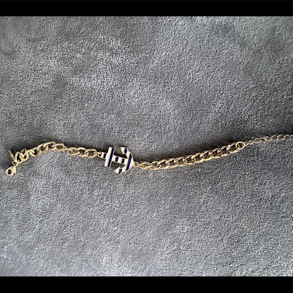 Anchor fashion bracelet